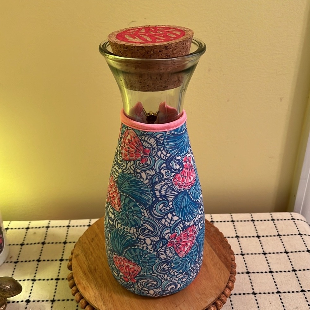 Lilly Pulitzer Beverage Carafe - Blue Haven / Raising Shell Pattern - Picture 6 of 13